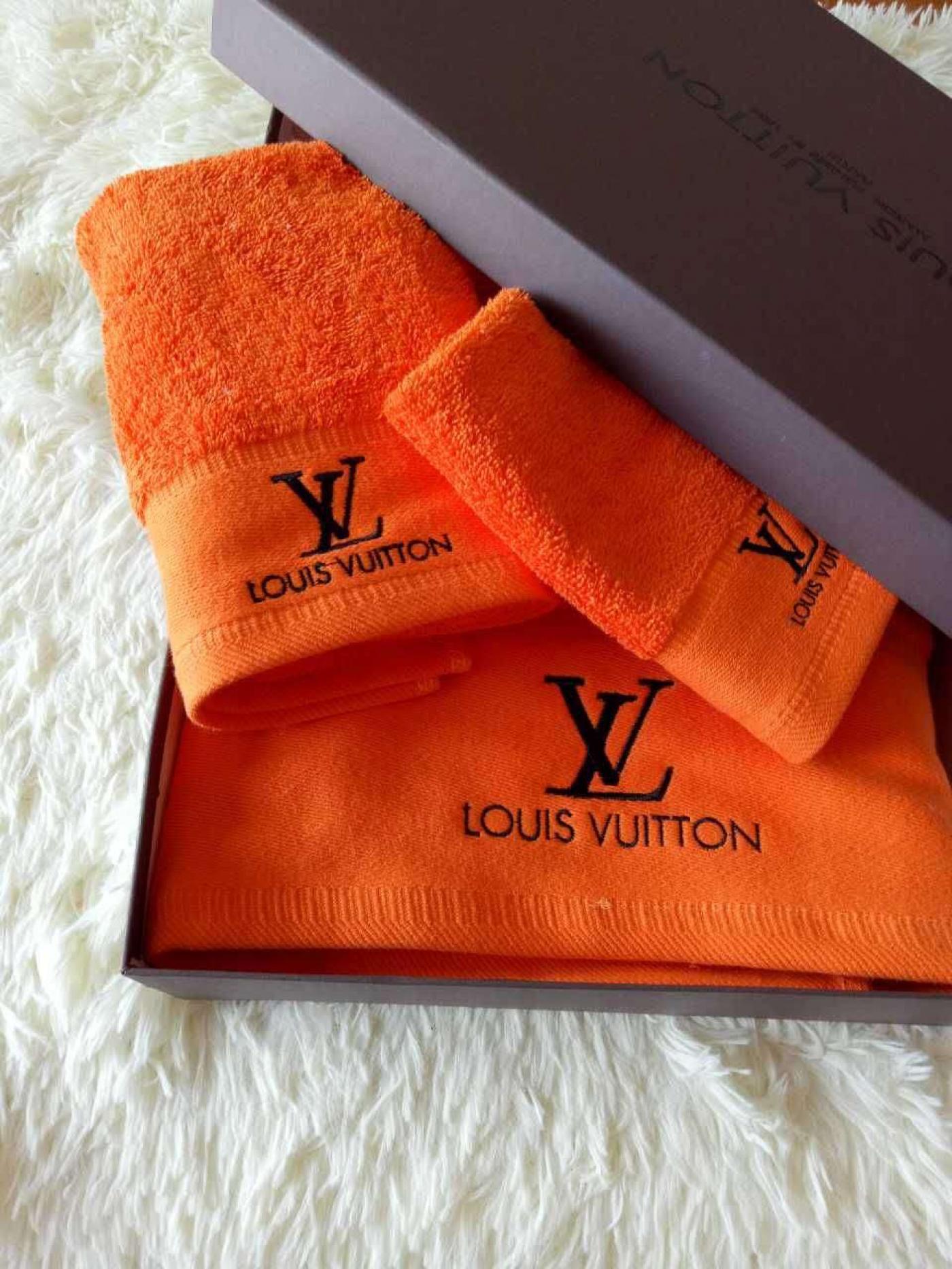 Khăn dùng Louis Vuitton màu cam